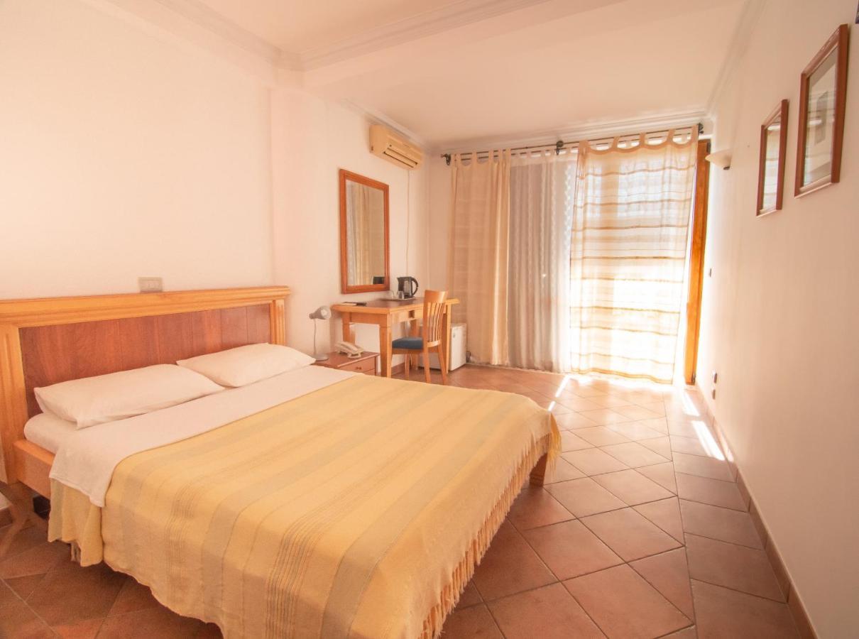 Apartments And Rooms Levantin Inn Sveti Stefan Ngoại thất bức ảnh